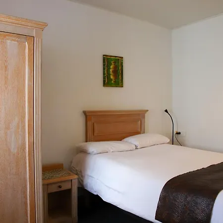 Brit Hotel Aux Sacres Reims, Centre Historique-3